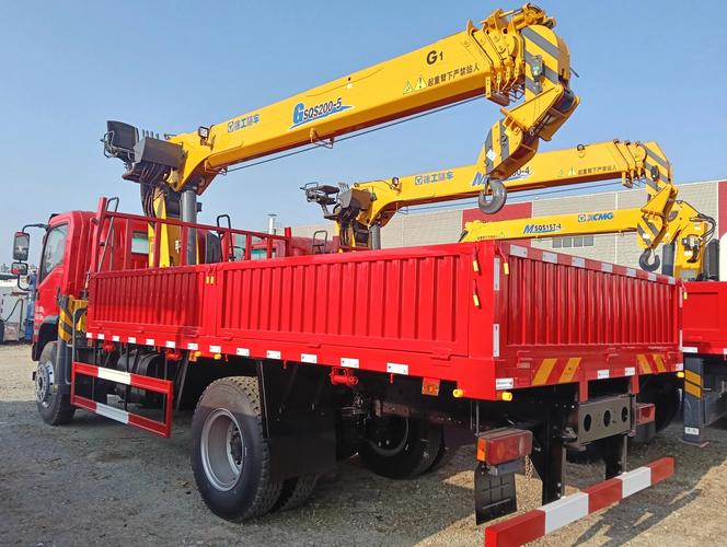 東風(fēng)隨車吊搭載徐工8噸5節(jié)臂，21米舉升高度展現(xiàn)卓越性能